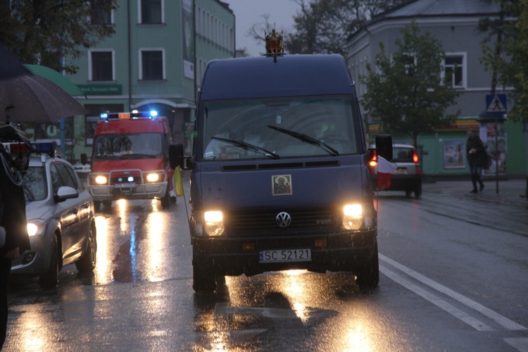 Powitanie ikony MB Częstochowskiej w parafii św. Jakuba w Skierniewicach