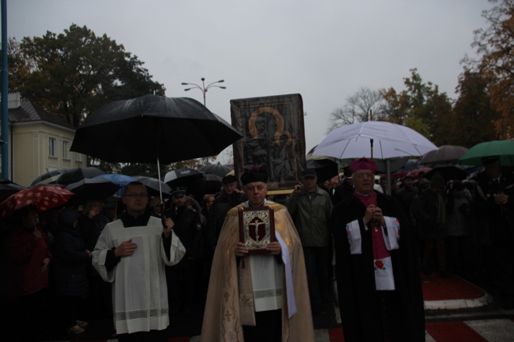 Powitanie ikony MB Częstochowskiej w parafii św. Jakuba w Skierniewicach