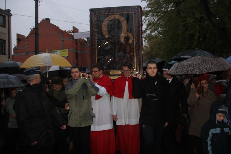 Powitanie ikony MB Częstochowskiej w parafii św. Jakuba w Skierniewicach