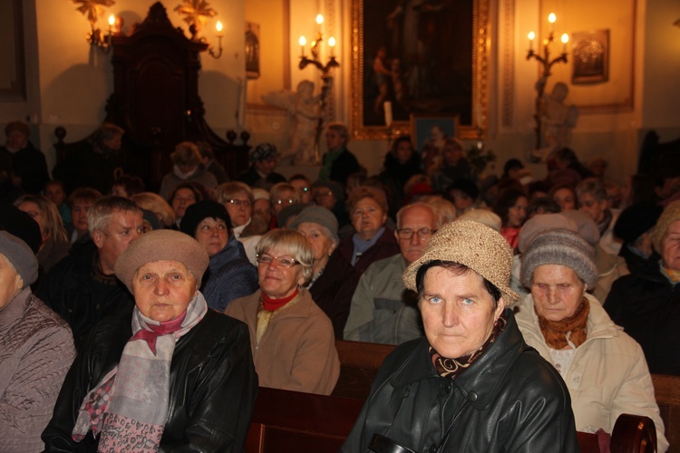 Powitanie ikony MB Częstochowskiej w parafii św. Jakuba w Skierniewicach