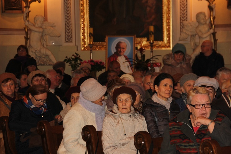 Powitanie ikony MB Częstochowskiej w parafii św. Jakuba w Skierniewicach