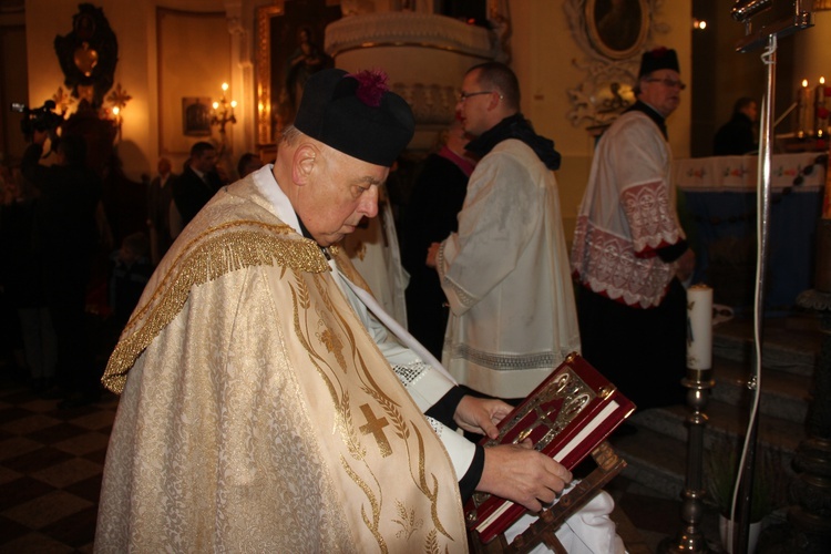 Powitanie ikony MB Częstochowskiej w parafii św. Jakuba w Skierniewicach