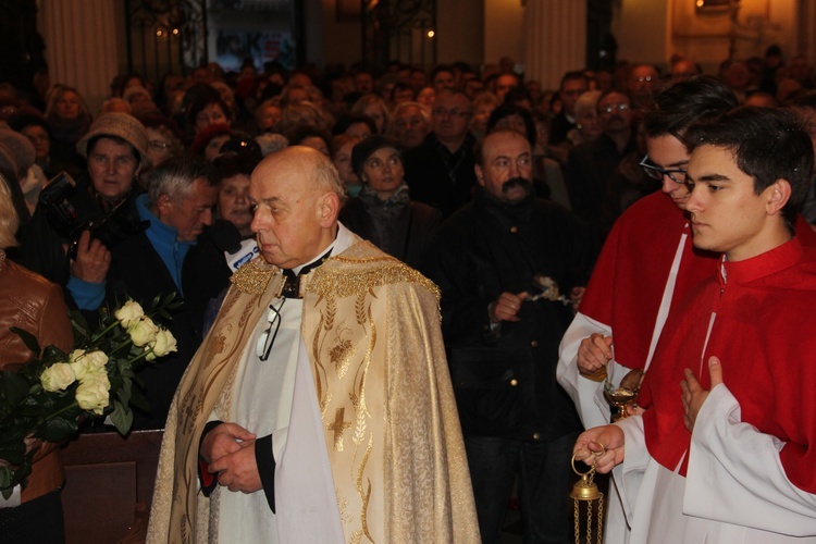 Powitanie ikony MB Częstochowskiej w parafii św. Jakuba w Skierniewicach