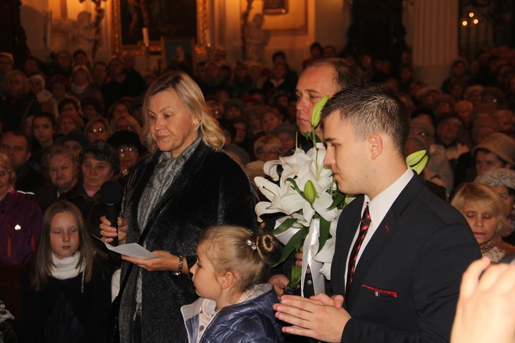 Powitanie ikony MB Częstochowskiej w parafii św. Jakuba w Skierniewicach