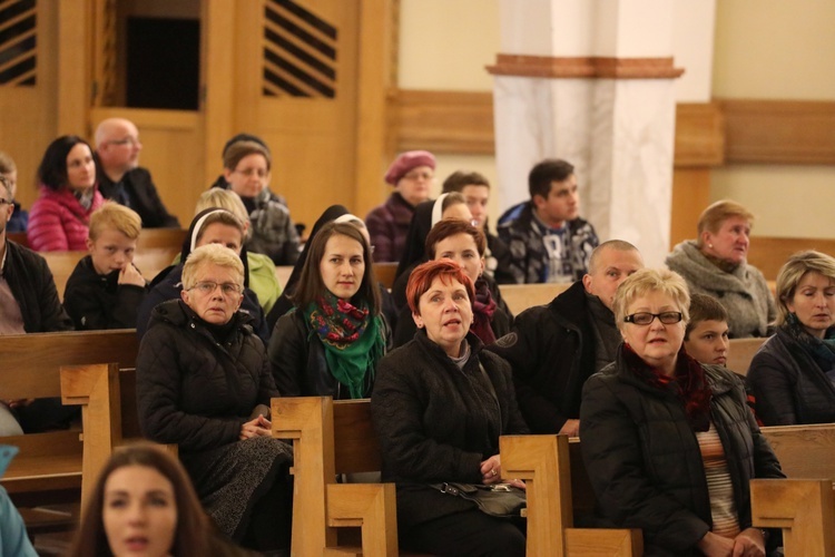 Koncert uwielbienia hymnami ŚDM w Andrychowie