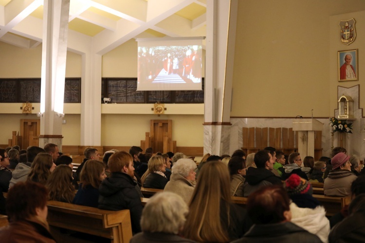 Koncert uwielbienia hymnami ŚDM w Andrychowie