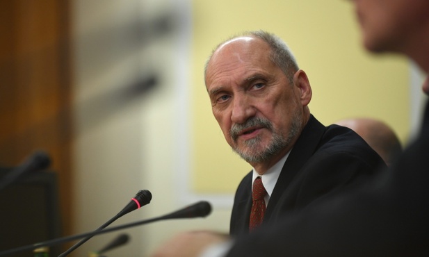 "Rosjanie otworzyli czarną skrzynkę bez wiedzy Polaków"