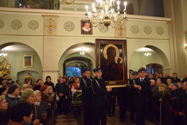 Powitanie ikony MB Częstochowskiej w Makowie