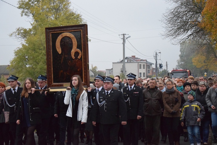 Powitanie ikony MB Częstochowskiej w Makowie