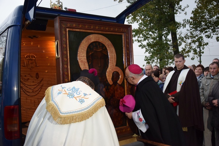 Powitanie ikony MB Częstochowskiej w Makowie