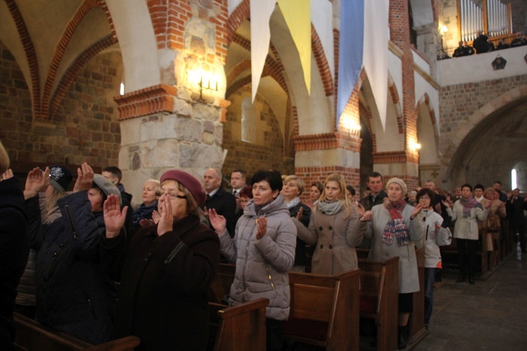 Wprowadzenie relikwii św. Jana Pawła II i św. Maksymiliana do archikolegiaty w Tumie