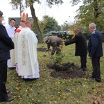 Wprowadzenie relikwii św. Jana Pawła II i św. Maksymiliana do archikolegiaty w Tumie