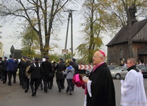 Wprowadzenie relikwii św. Jana Pawła II i św. Maksymiliana do archikolegiaty w Tumie