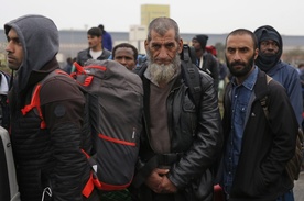 Francuzi likwidują "dżunglę" w Calais