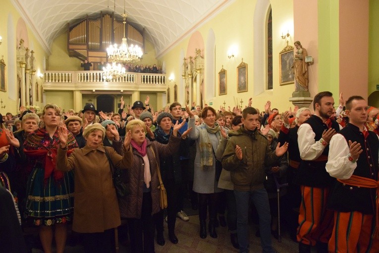 Powitanie ikony MB Częstochowskiej w Lipcach Reymontowskich