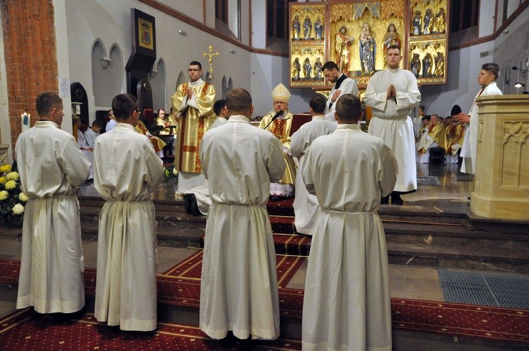 Święcenia diakonatu