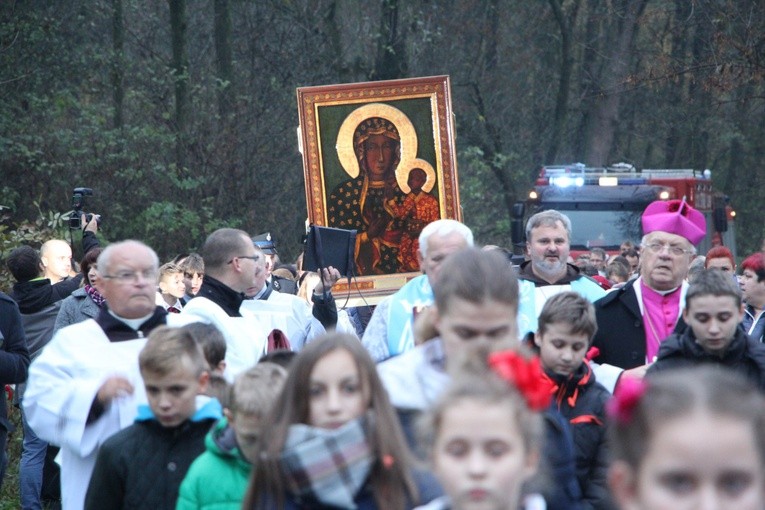 Powitanie ikony MB Częstochowskiej w Słupi