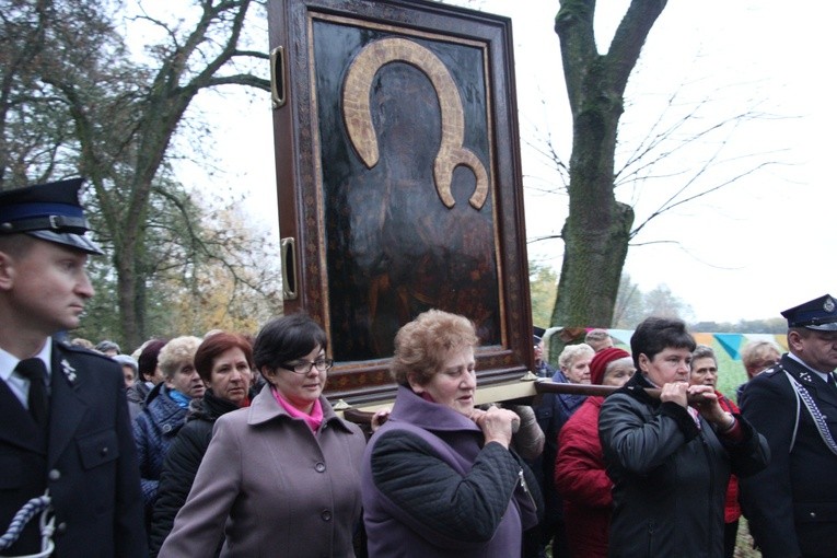 Powitanie ikony MB Częstochowskiej w Słupi