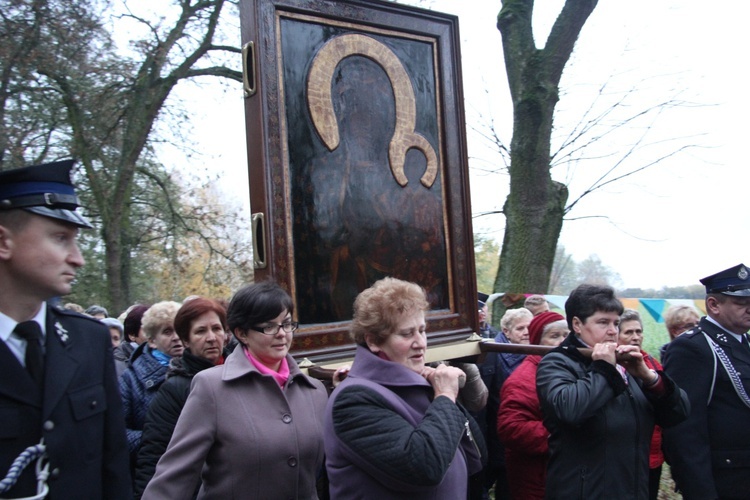 Powitanie ikony MB Częstochowskiej w Słupi