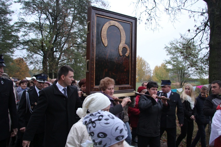 Powitanie ikony MB Częstochowskiej w Słupi