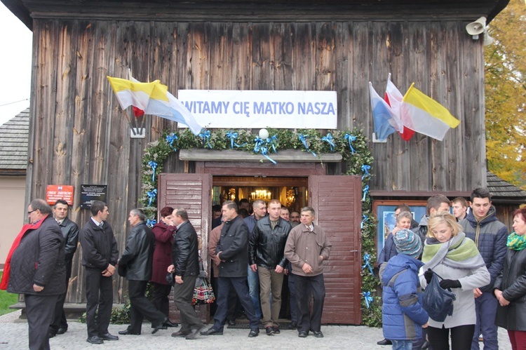 Powitanie ikony MB Częstochowskiej w Janisławicach