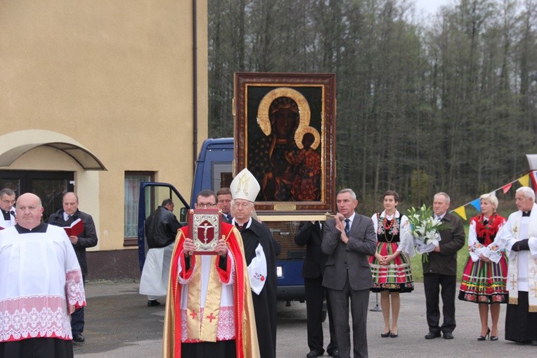 Powitanie ikony MB Częstochowskiej w Janisławicach