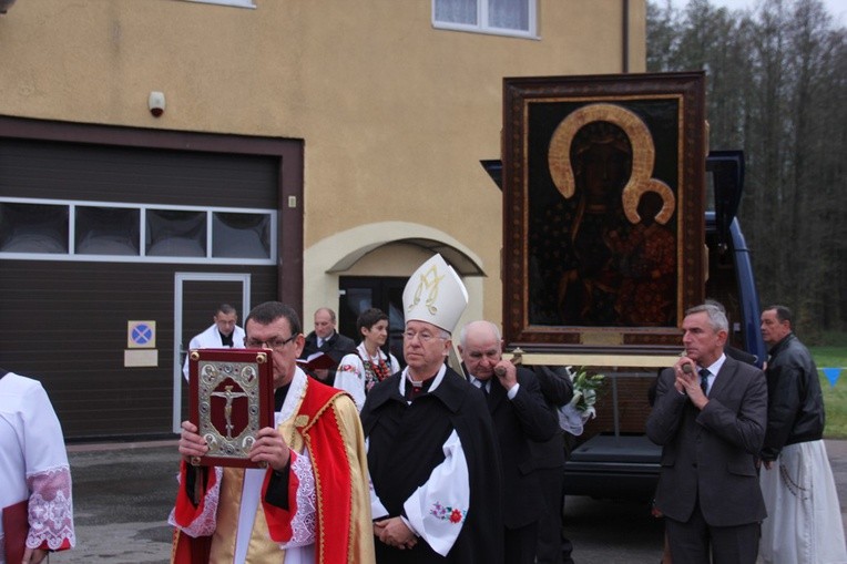 Powitanie ikony MB Częstochowskiej w Janisławicach