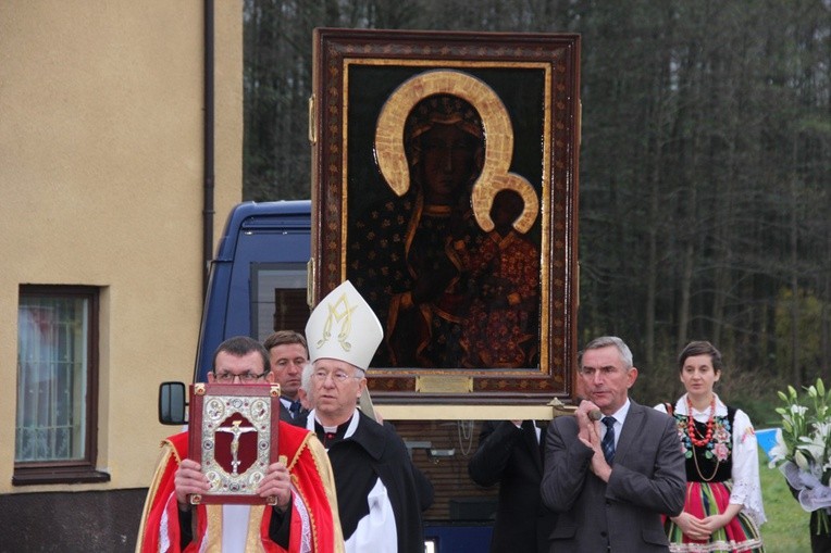 Powitanie ikony MB Częstochowskiej w Janisławicach