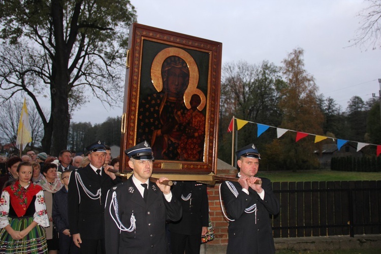 Powitanie ikony MB Częstochowskiej w Janisławicach