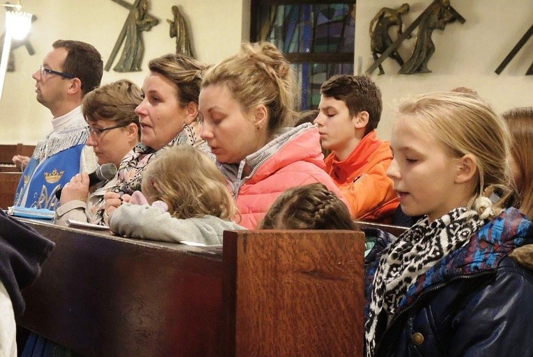 Misyjny Różaniec młodych