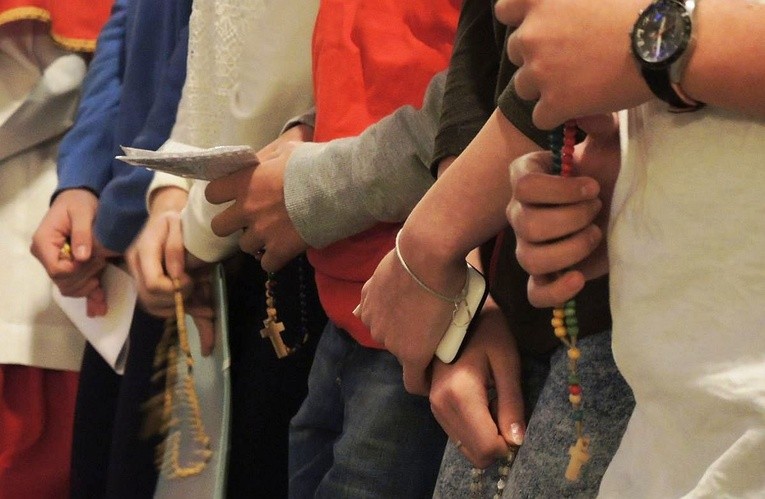 Misyjny Różaniec młodych