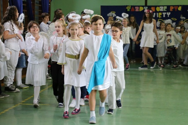 Bal Wszystkich Świętych w PSP nr 32