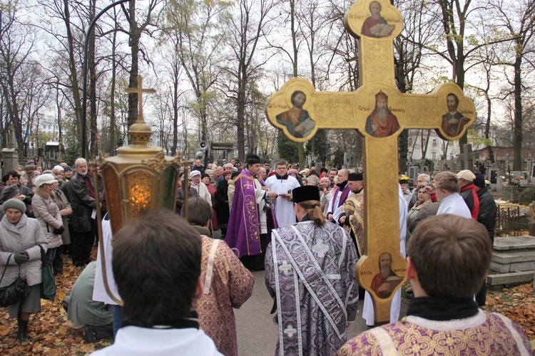 Od ponad 30 lat wspólną, ekumeniczną procesję na Cmentarzu Prawosławnym na Woli organizują parafie: św. Jana Klimaka (prawosławna) i św. Wawrzyńca (katolicka)