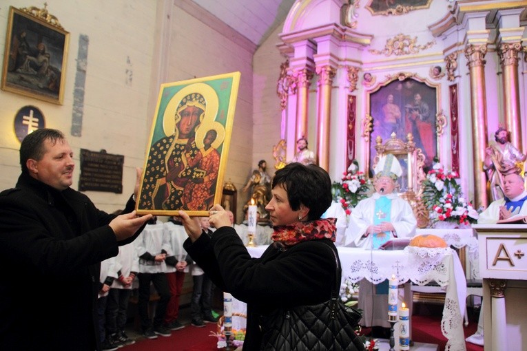 Powitanie ikony MB Częstochowskiej w Starej Rawie