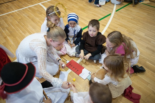Bal świętych w Piekarach