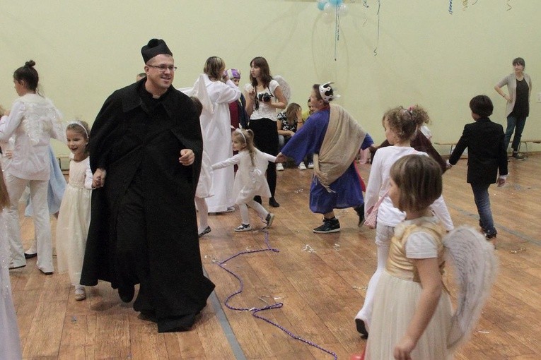 Bal Wszystkich Świętych ma Obłużu