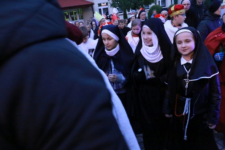 Korowód świętych w Pleśnej