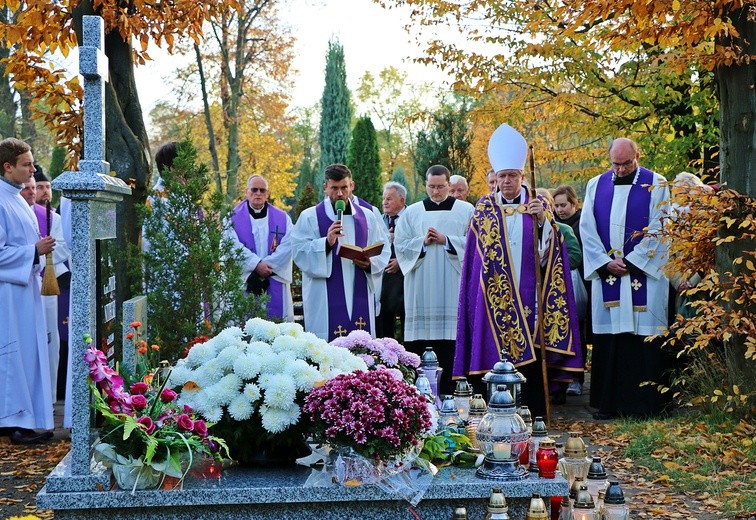 Spójrzmy na groby po chrześcijańsku