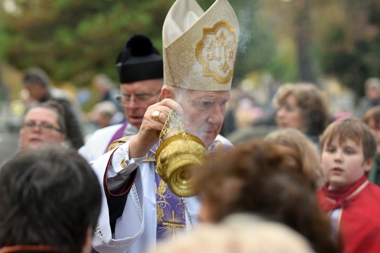 Obchody Wszystkich Świętych z bp. Ignacym