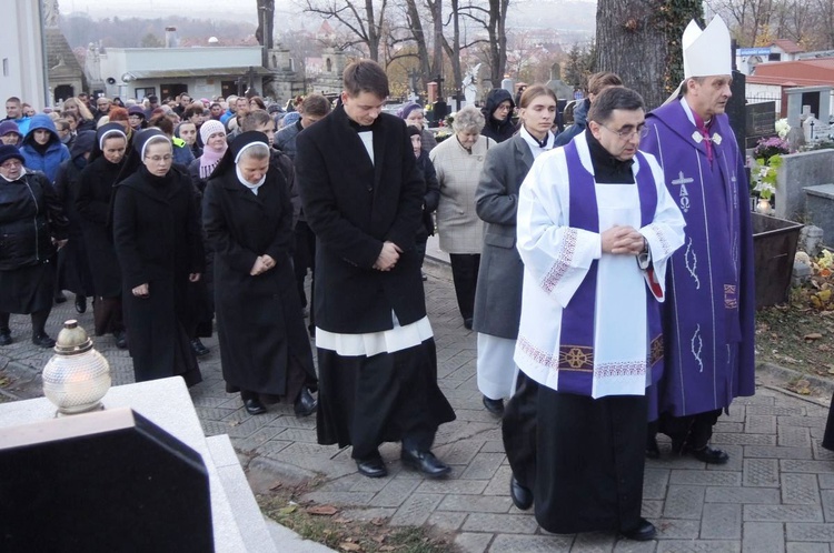 Wszystkich Świętych na cmentarzu w Żywcu