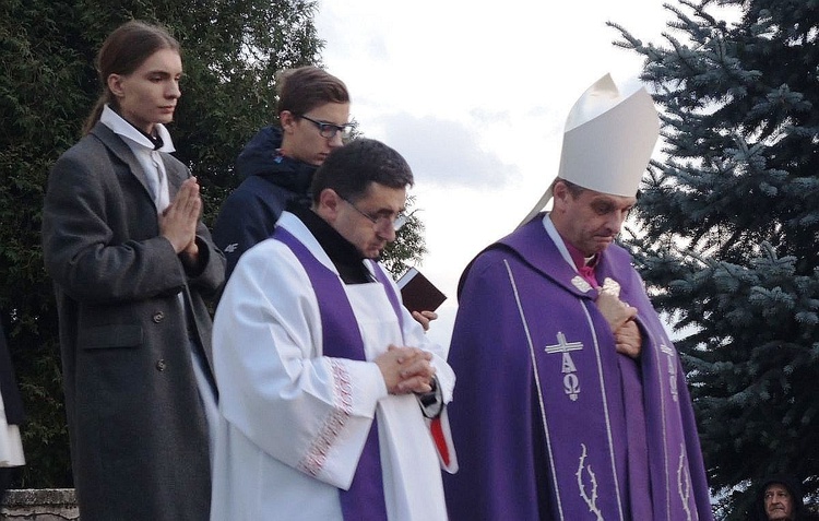 Wszystkich Świętych na cmentarzu w Żywcu