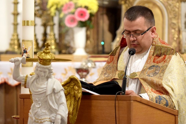 Liturgią Godzin rozpoczęto obchody uroczystości Wszystkich Świętych