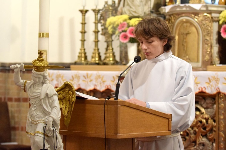 Liturgią Godzin rozpoczęto obchody uroczystości Wszystkich Świętych