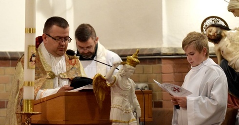 Liturgią Godzin rozpoczęto obchody uroczystości Wszystkich Świętych