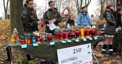 W dniu Wszystkich Świętych 2016 na cmentarzu Salwatorskim w Krakowie