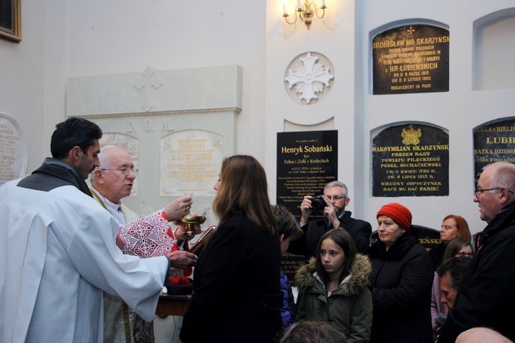 Msza św. w kaplicy grobowej Łubieńskich i Sobańskich