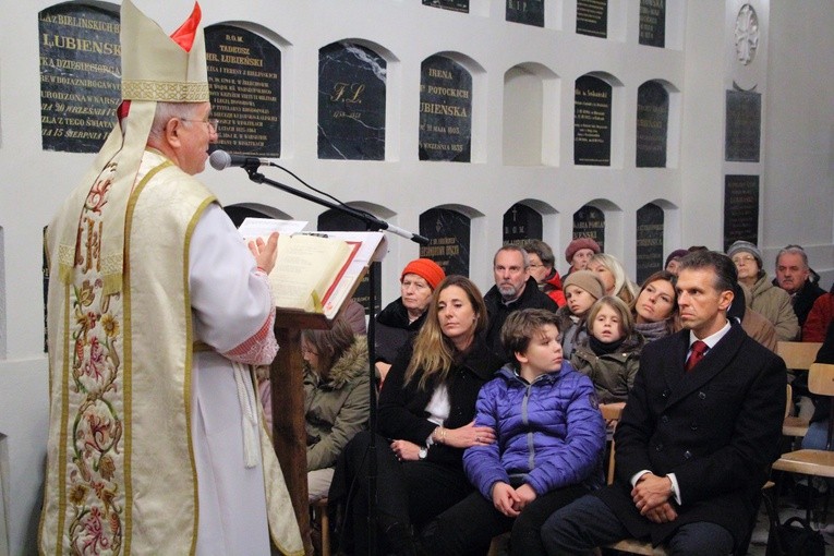 Msza św. w kaplicy grobowej Łubieńskich i Sobańskich