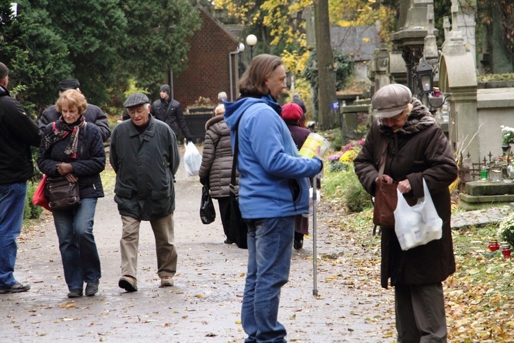 Dzień Zaduszny na cmentarzu Rakowickim