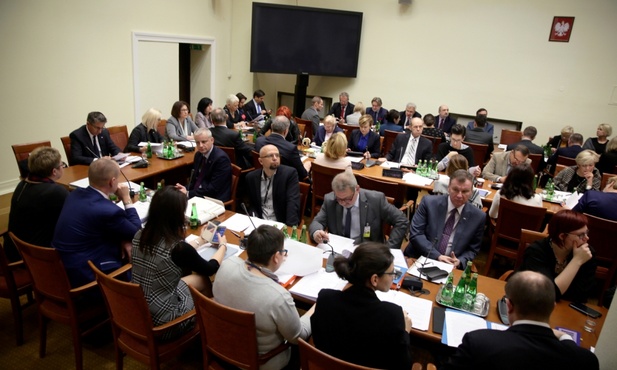Komisja sejmowa za przyjęciem projektu "Za życiem"