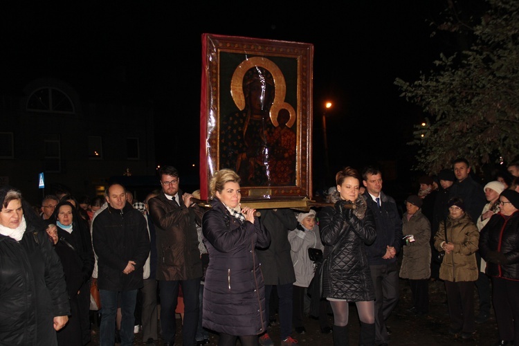 Powitanie ikony MB Częstochowskiej w parafii św. Stanisława w Skierniewicach